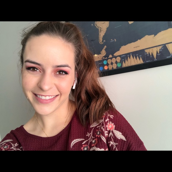 Meet your Posher, Christina - Picture 2 of 2